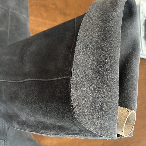 Sexy Over the Knee Gray Suede, sz 9, 2 inch block heel Boots, like brand new!!! - Picture 6 of 11